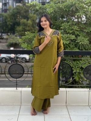 mehendi green ajrakh v neck