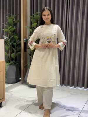 mirror bloom off white